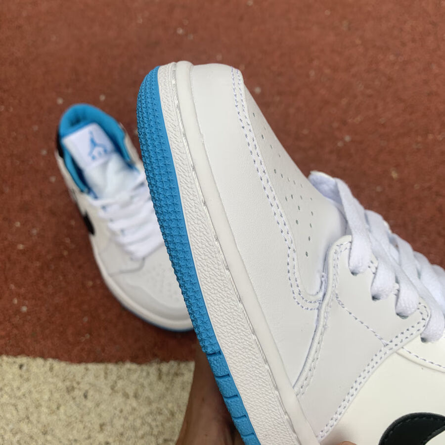 中帮白蓝 篮球鞋 男女同款情侣鞋 554724-141nike aj1 mid-激光蓝