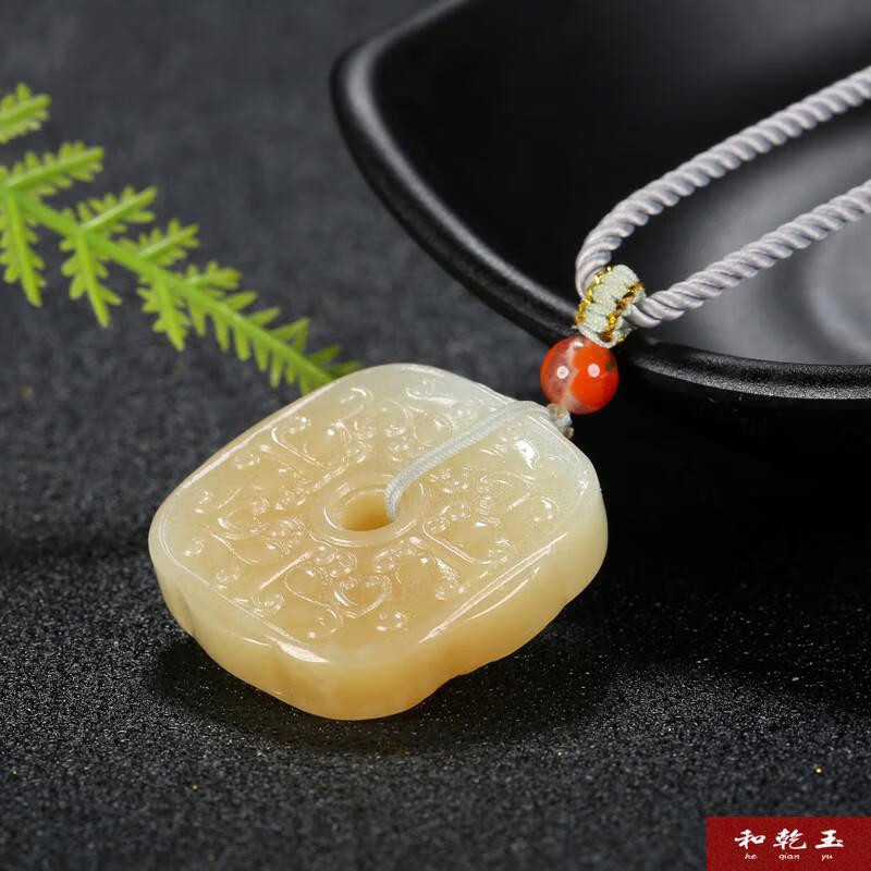官方自营旗舰店和乾玉新疆和田玉琮牌吊坠天然玉石且末料糖羊脂白玉