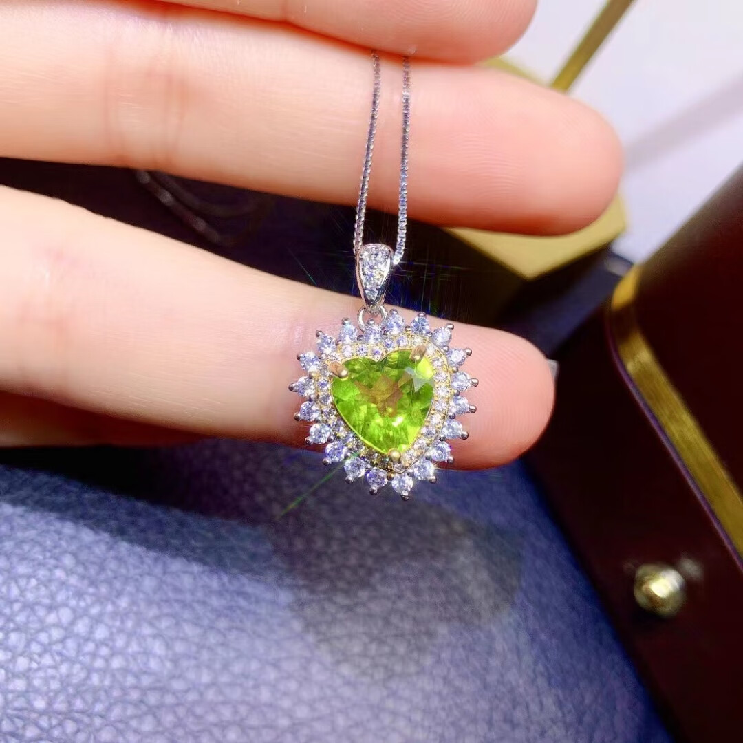 夏缇莎天然s925镶橄榄石吊坠小清新女神锁骨项链坠爱心绿宝石 10款:镶
