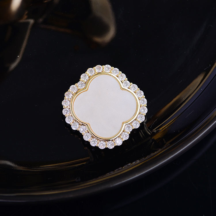 ck施华洛世奇锆无痕磁扣免穿孔防走光扣领口配饰吸铁石四叶草胸针女