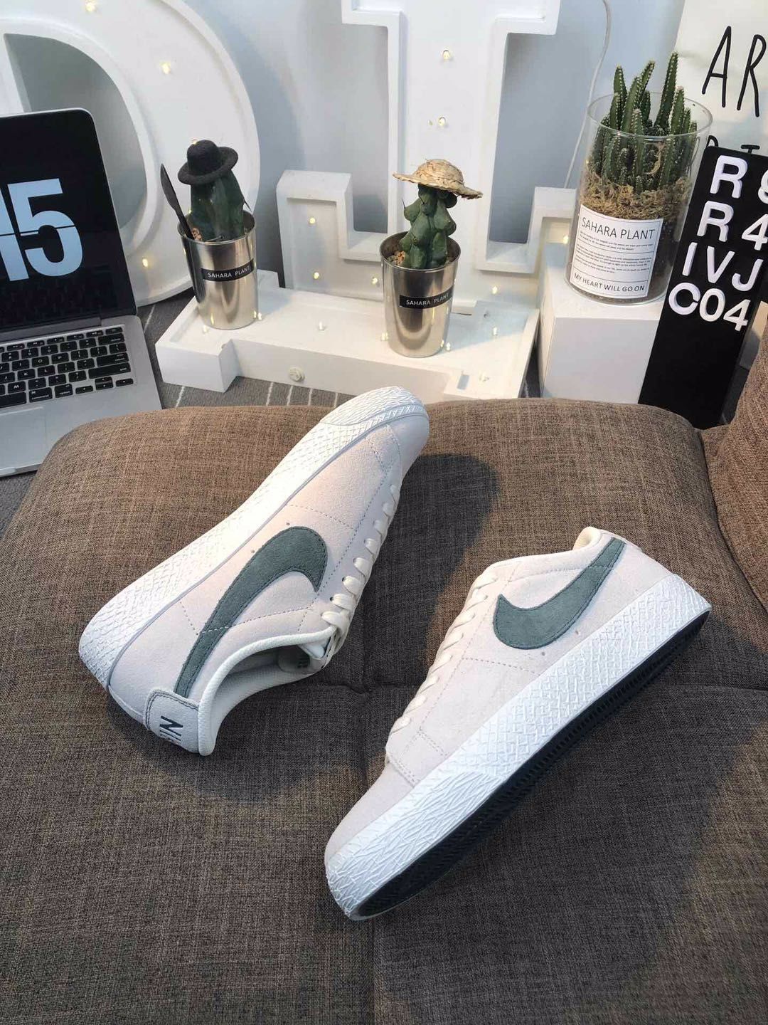 空军一号af1男女滑板鞋2021新款开拓者潮鞋低帮运动鞋时尚板鞋灰酒红