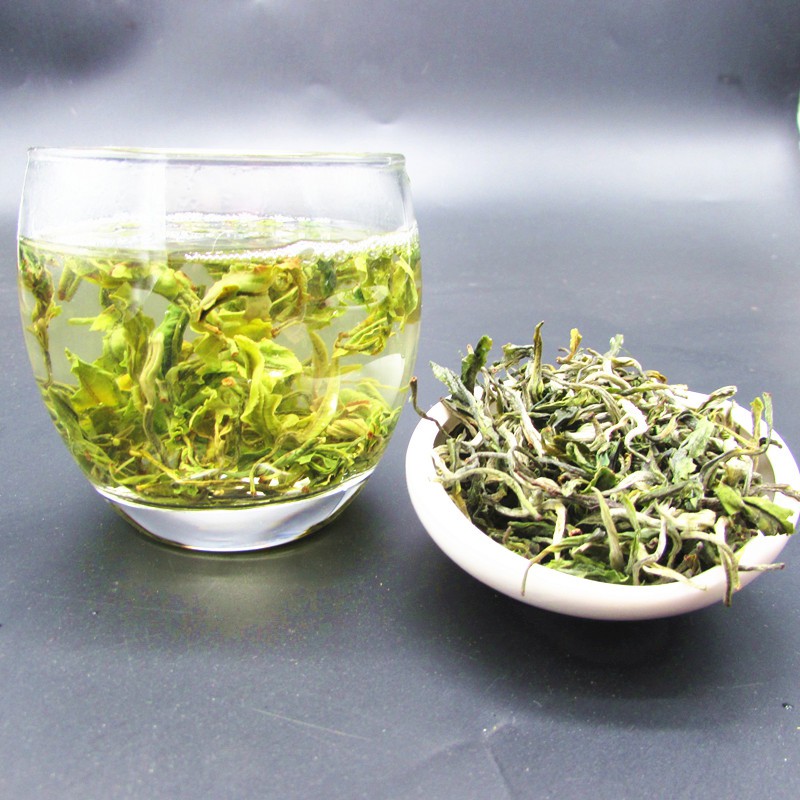 春尖茶绿茶云南大叶种滇青清香型烘青高山毛峰茶叶500克散装阳光充足