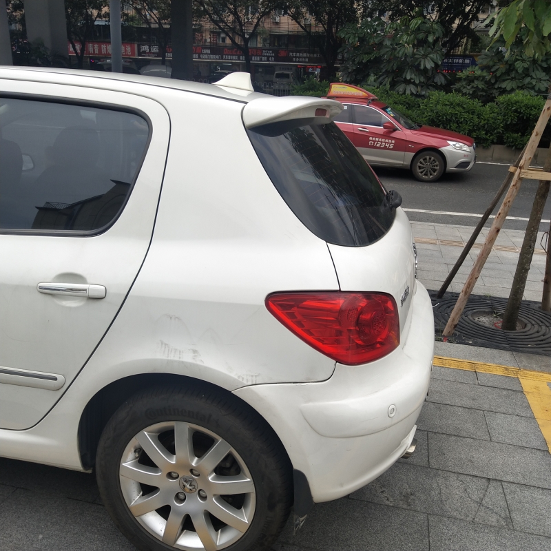 适用于东风标致307尾翼 标志307两厢汽车改装尾翼标致307带烤漆定风翼