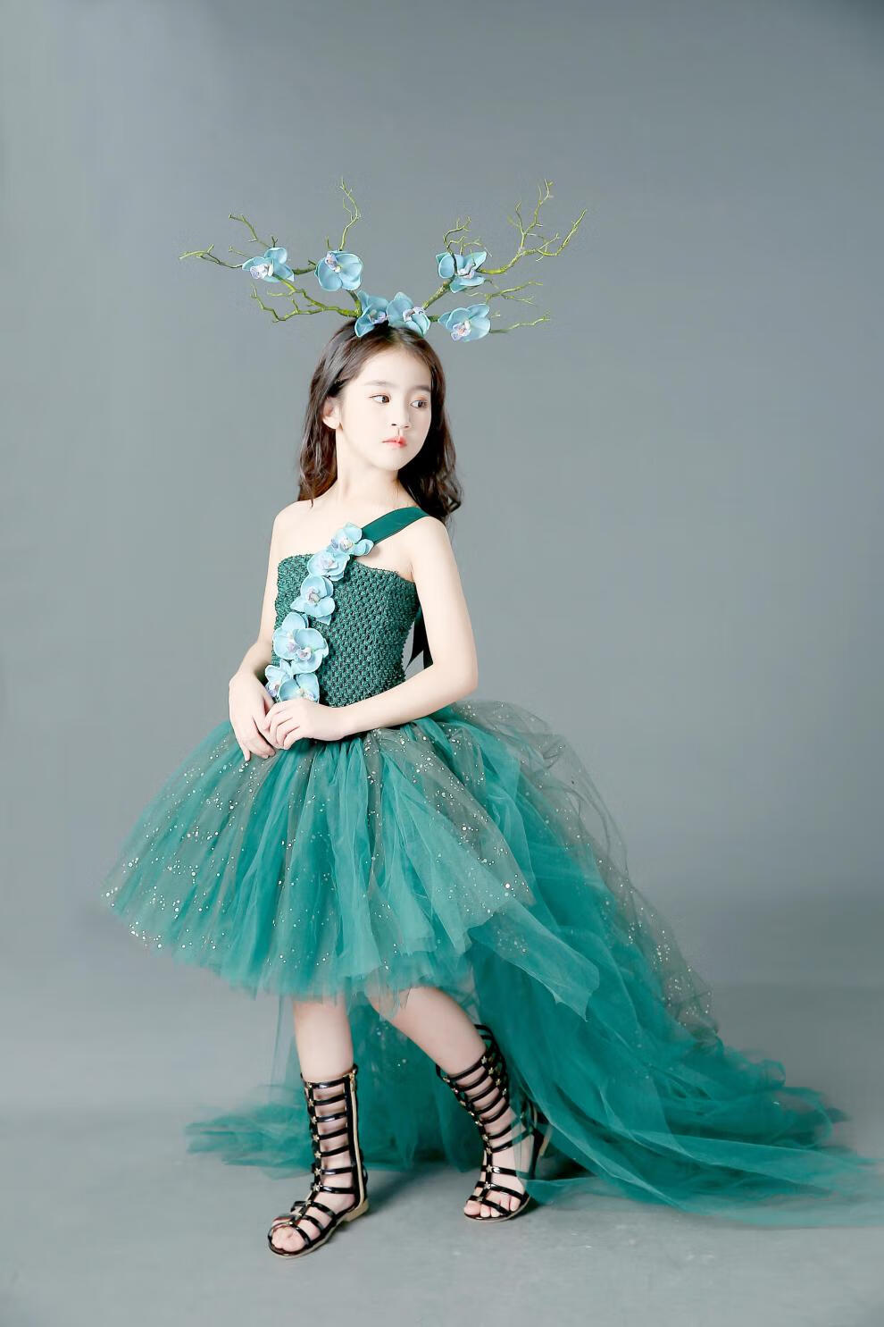 儿童t台秀时装亲子走秀潮服个性蓬蓬裙女孩演出燕尾裙创意模特秀 礼服