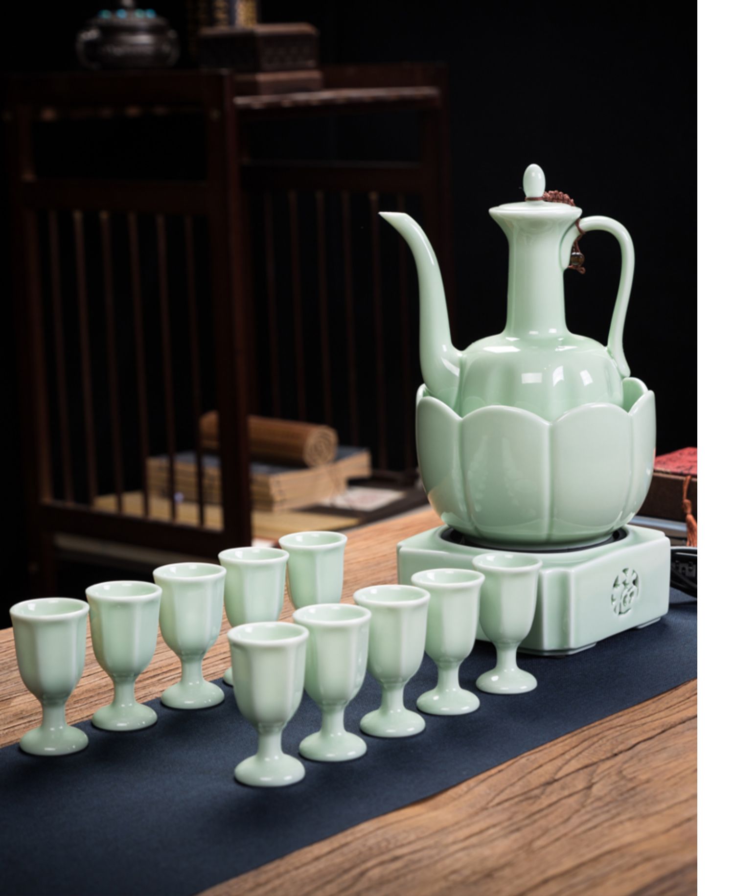 中国风陶瓷白酒杯脚杯家用烈酒脚杯小酒盅创意一口杯仿古酒杯结婚杯