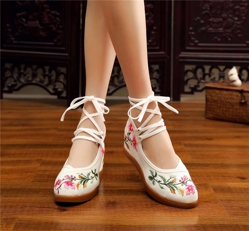 mgjo 演出穿的中国风刺绣翘头弓鞋汉服鞋绣花鞋子女古装古风汉服鞋子