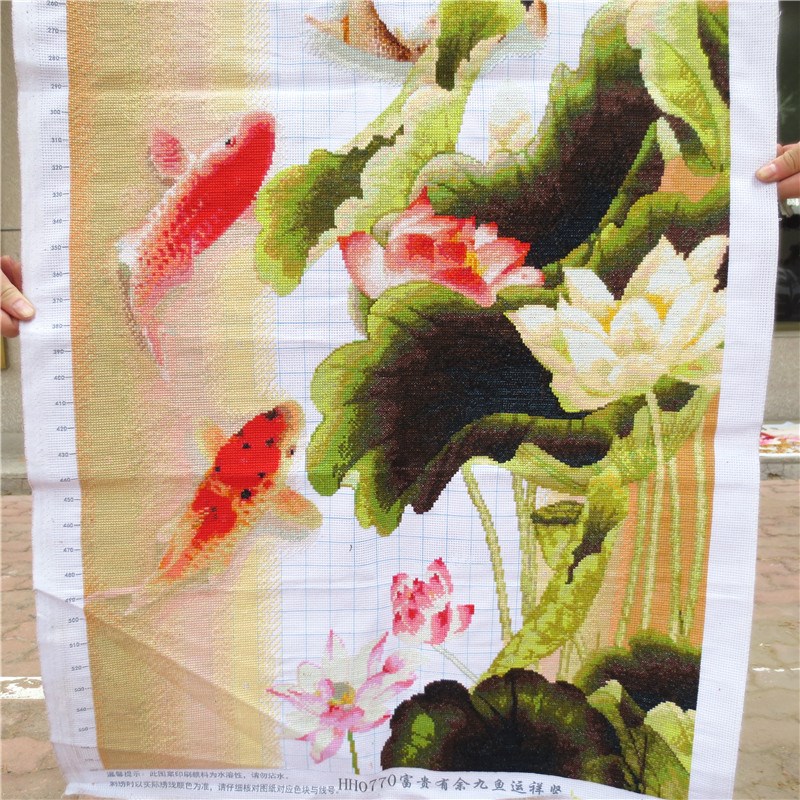 手工十字绣成品富贵有余荷花九鱼图竖版玄关挂画新款绣好的出售 中版