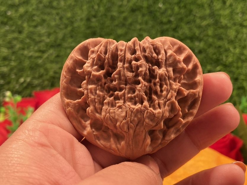 文玩核桃异形扁片核桃桃心麒麟纹官帽吊坠挂坠手把件 50以下的扁核桃