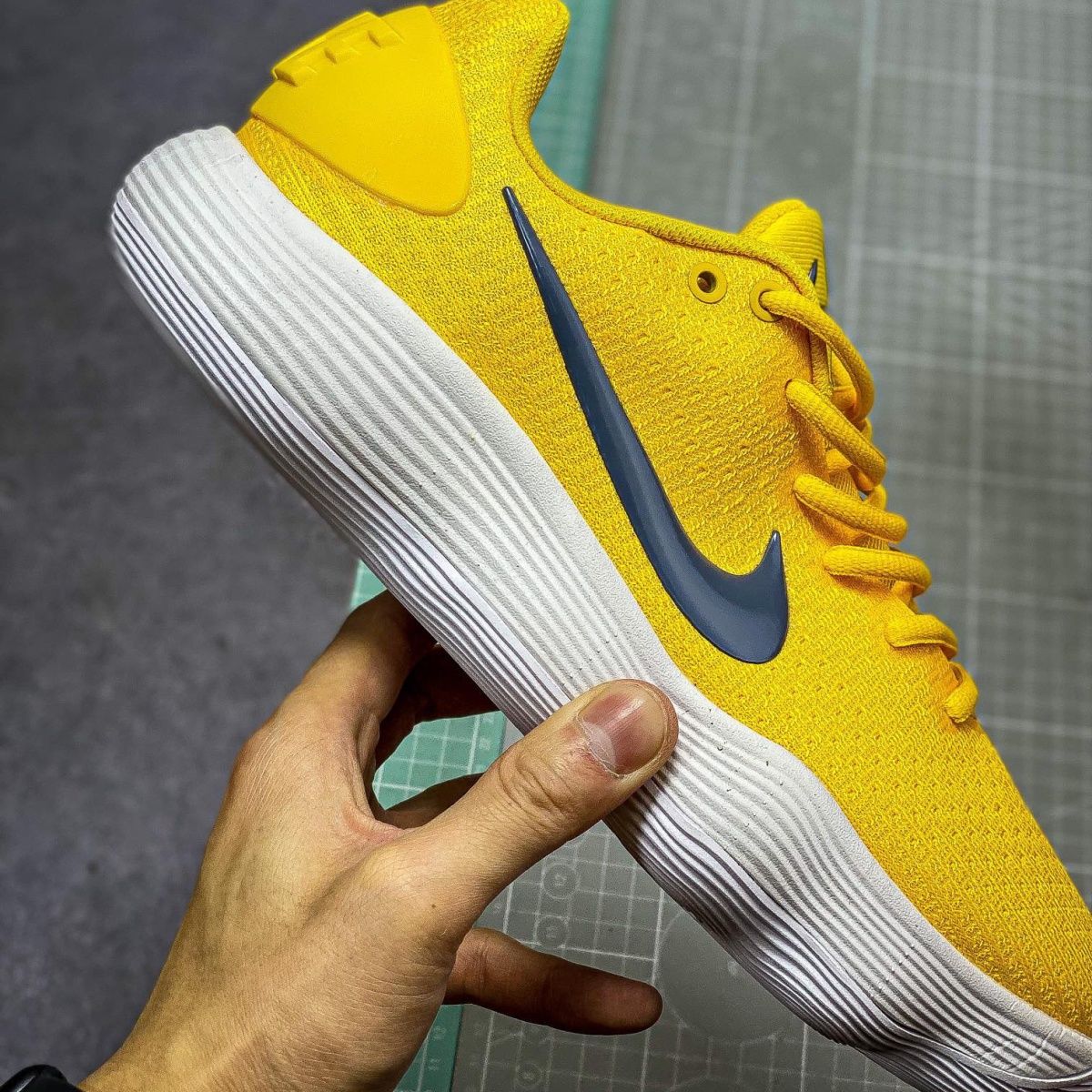 【官方京选】hyperdunk hd2017 黄色hd2017 low 低帮实战磨篮球鞋