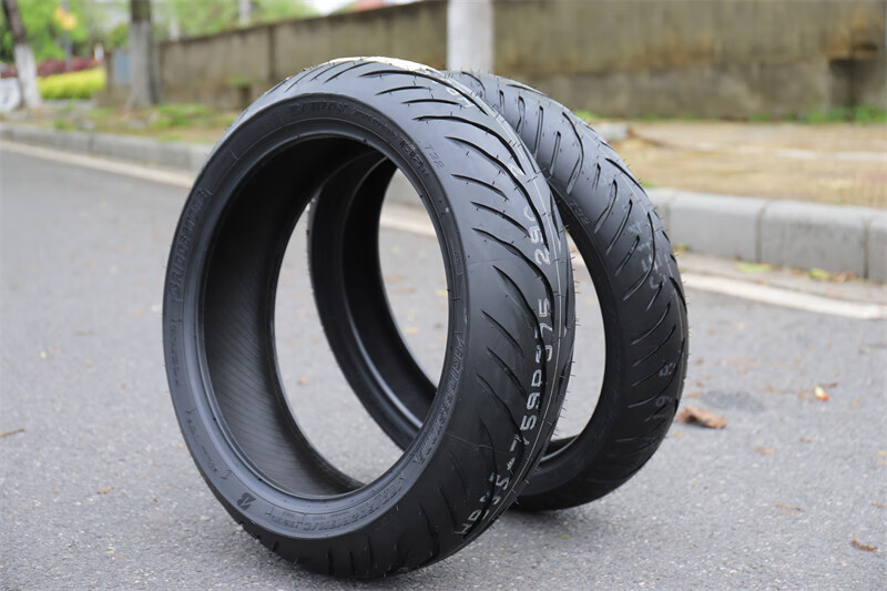 适用于普利司通t32摩托车轮胎半热熔适用贝纳利春风川崎雅马哈铃木