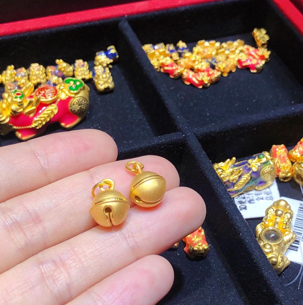 3d硬黄金铃铛吊坠女机器猫足金转运珠足金在逃公主会响大铃铛挂坠 会