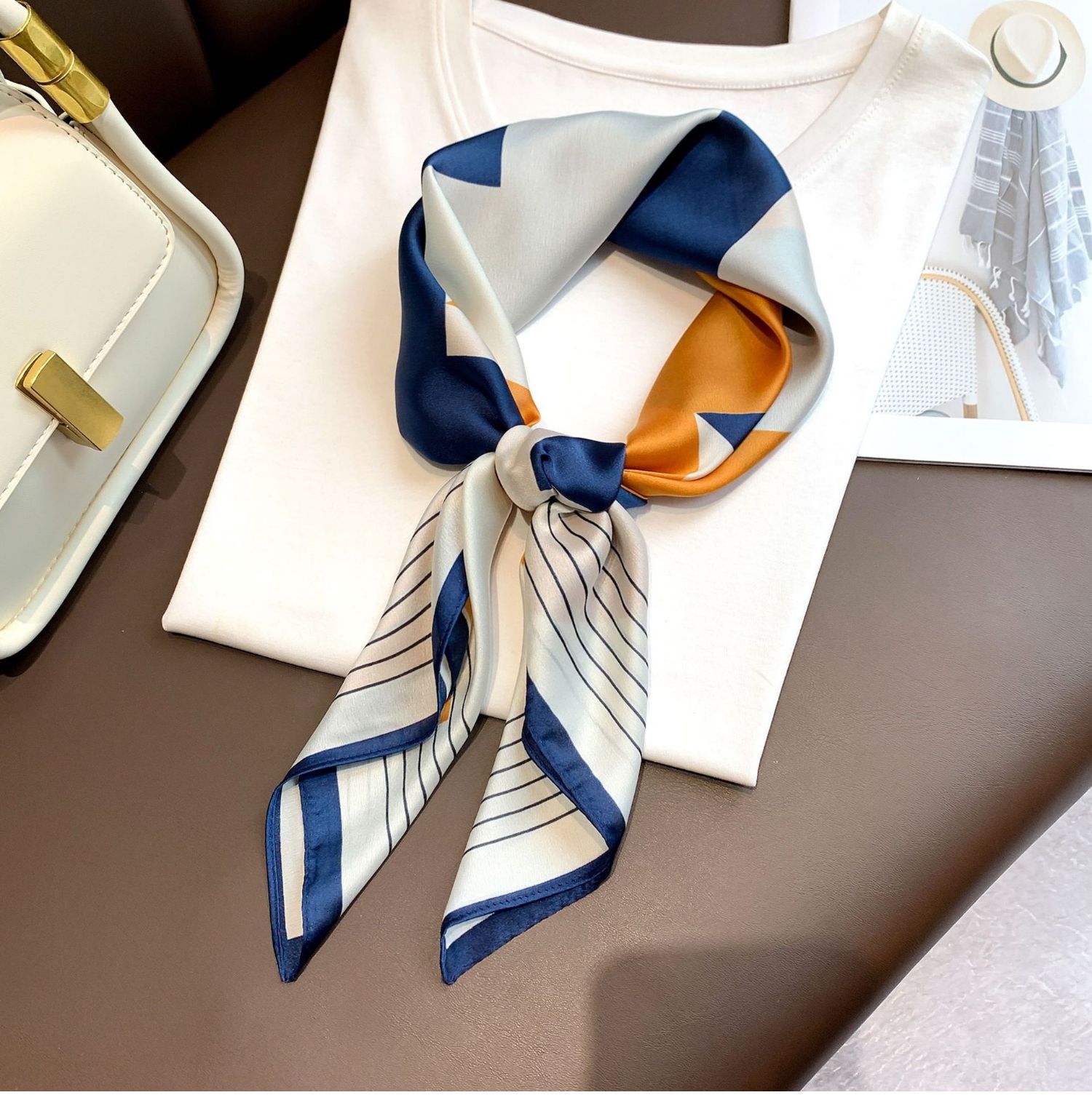 法黛姗丝巾女春秋70方巾通勤职业装方巾批发工作服西服衬衫礼仪领巾