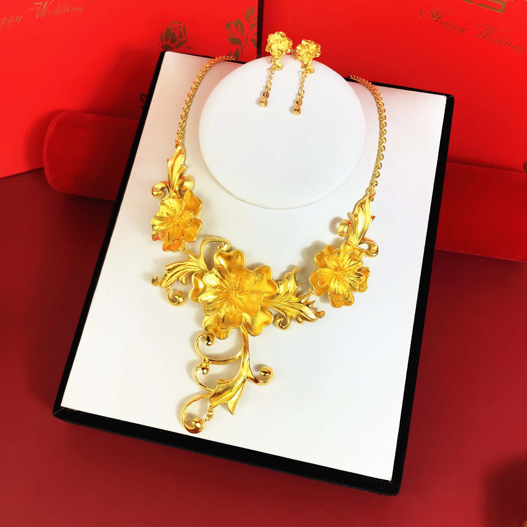 越南沙金花朵项链结婚新娘花开富贵金套装配轻薄柔软龙凤手镯一对