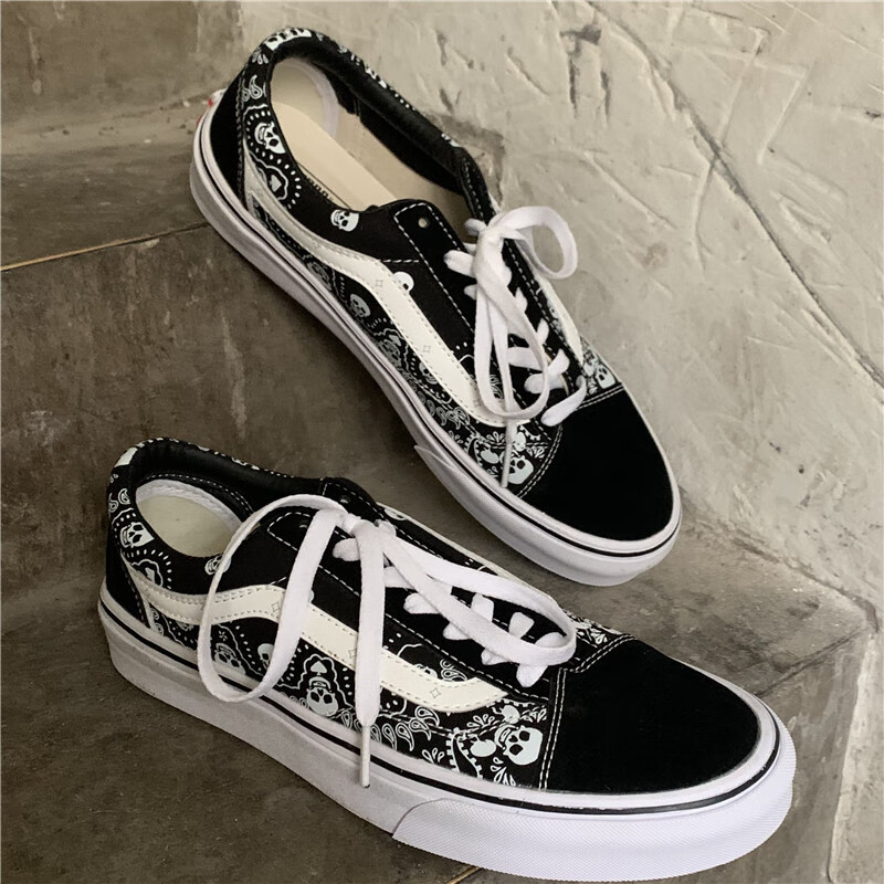 万斯(vans)联名wanshi男鞋骷髅头低帮黑色帆布鞋 骷髅头低帮 偏大一码