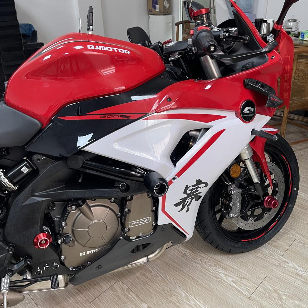 赛600 2022款改装防摔球车身保护杠适用钱江600rr排气防摔胶保护 ep款