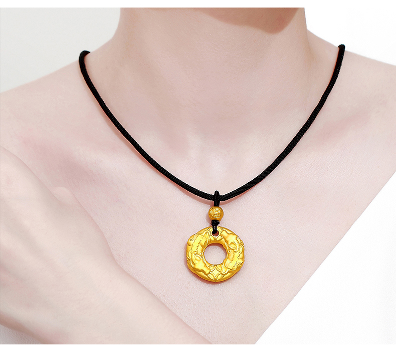 艾凤祥 999足金扭转乾坤平安扣牛黄金吊坠牛年本命年生肖牛吊坠男金牛