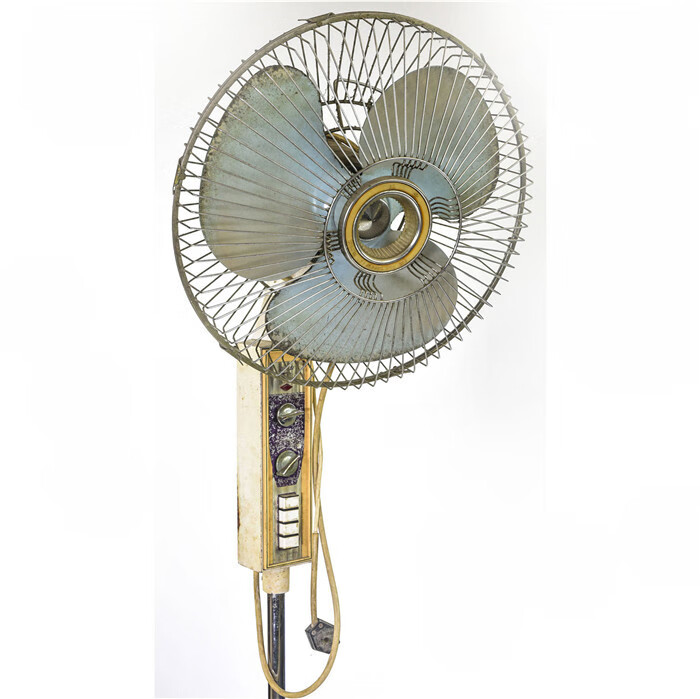 80年代老式电风扇 老物件80年代的老立式台式电风扇可收藏影视道具