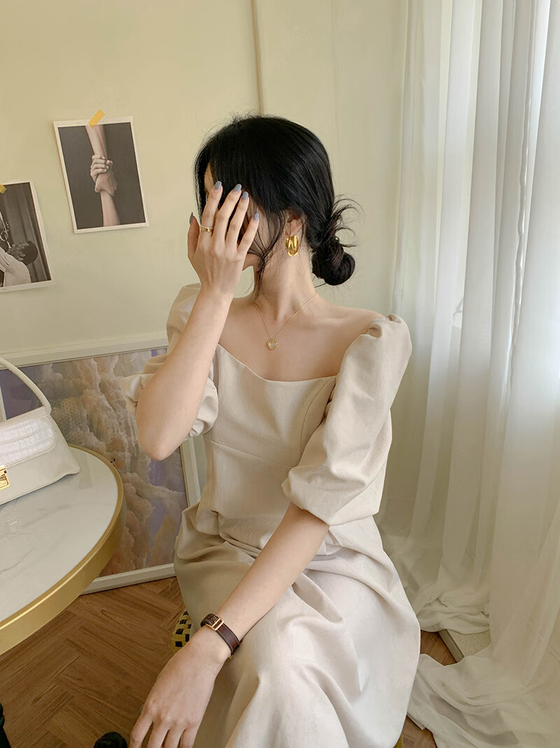 2020春季新款法式复古泡泡袖优雅气质一字肩方形领口宽松连衣长裙