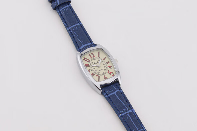 腕表 国表 mreurio 微商小红表抖音同款女表复古数字酒桶形皮带石英表