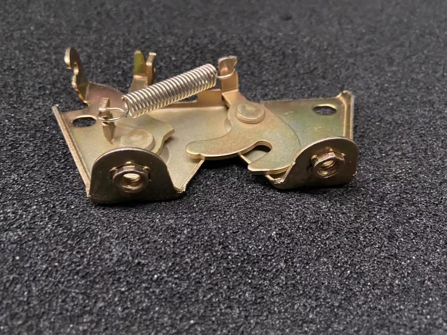 电动车座垫锁架小沙座垫锁鞍座锁板坐桶锁卡扣配件定制锁线坐垫钥匙锁