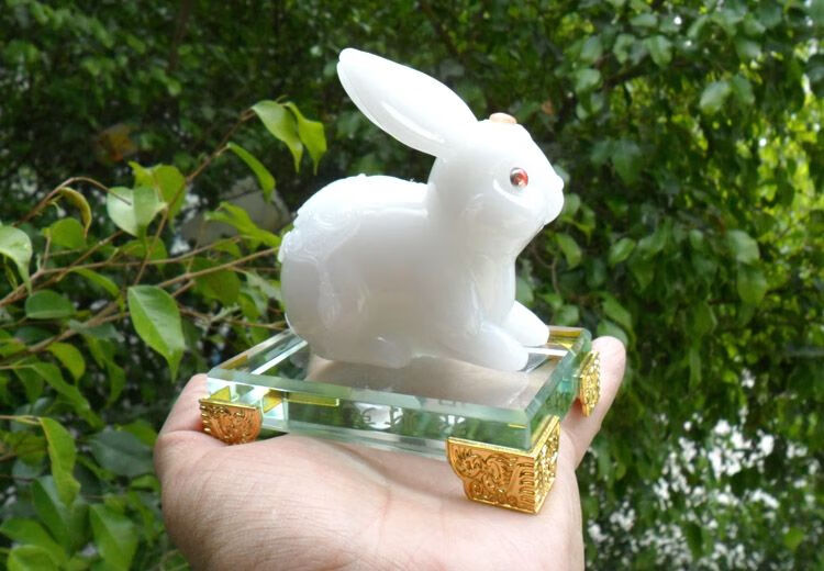 玉兔摆件生肖兔子创意饰品结婚礼品小白兔白玉兔子摆件 带底座大号仿