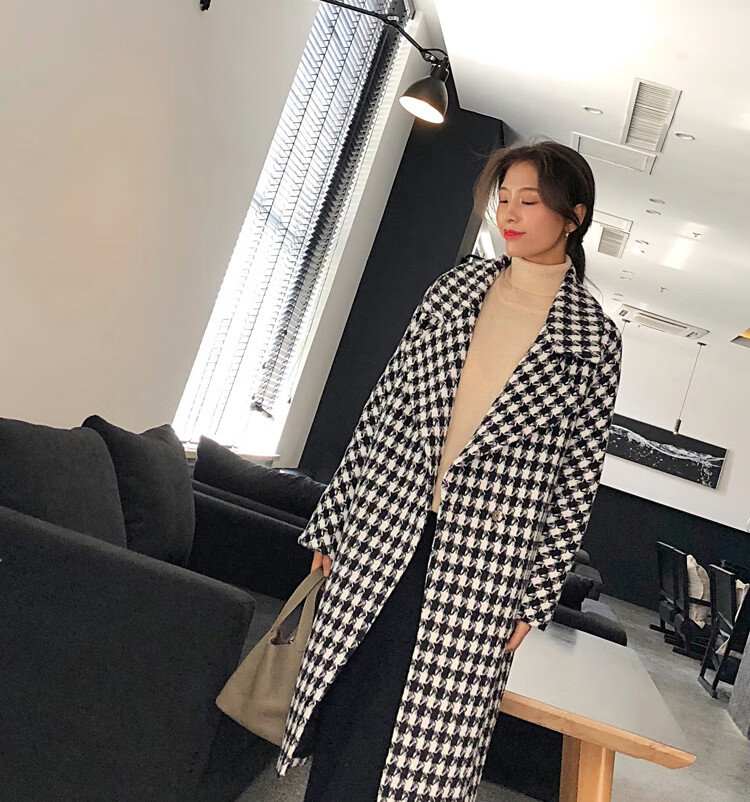 妍莉芬 2019年冬季新款中长款加厚黑白色大千鸟格子毛呢大衣女宽松