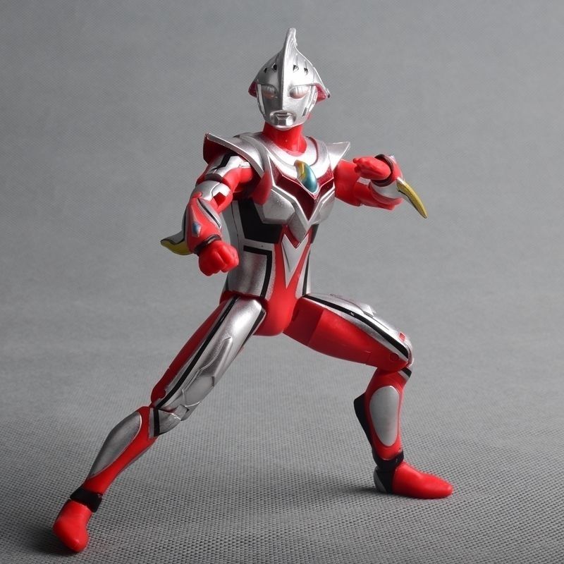 新款黑暗永恒闪耀特利迦黄金版act可动人偶模型儿童玩具节日 19cm