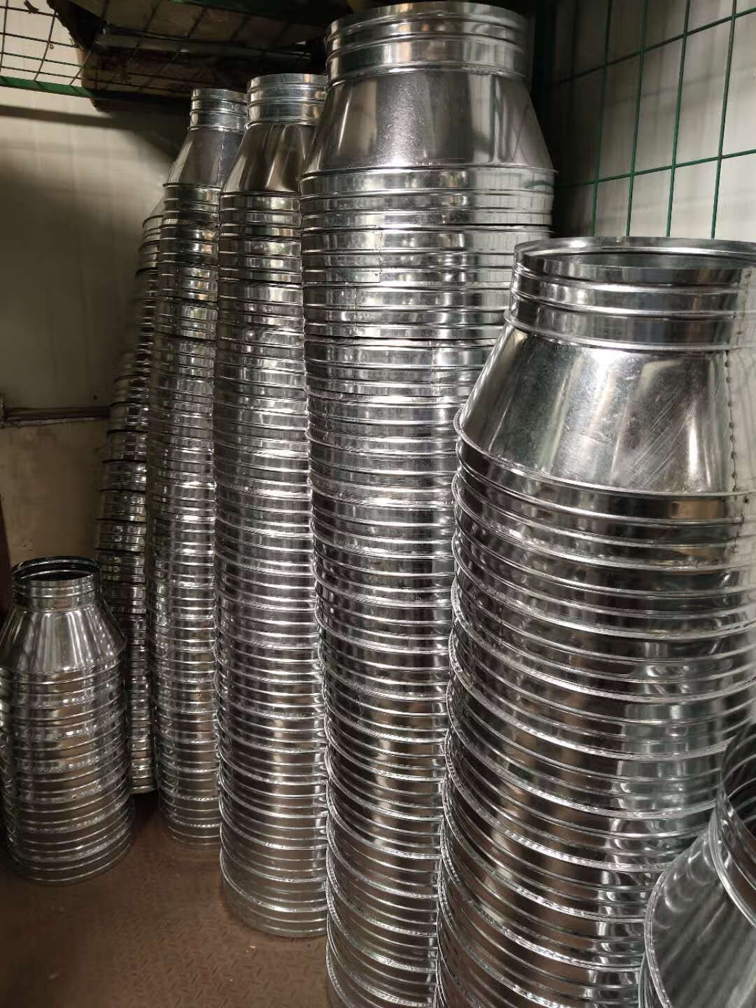 定制镀锌变径大小头油烟机排烟管变径转接头螺旋风管配件加工方变圆