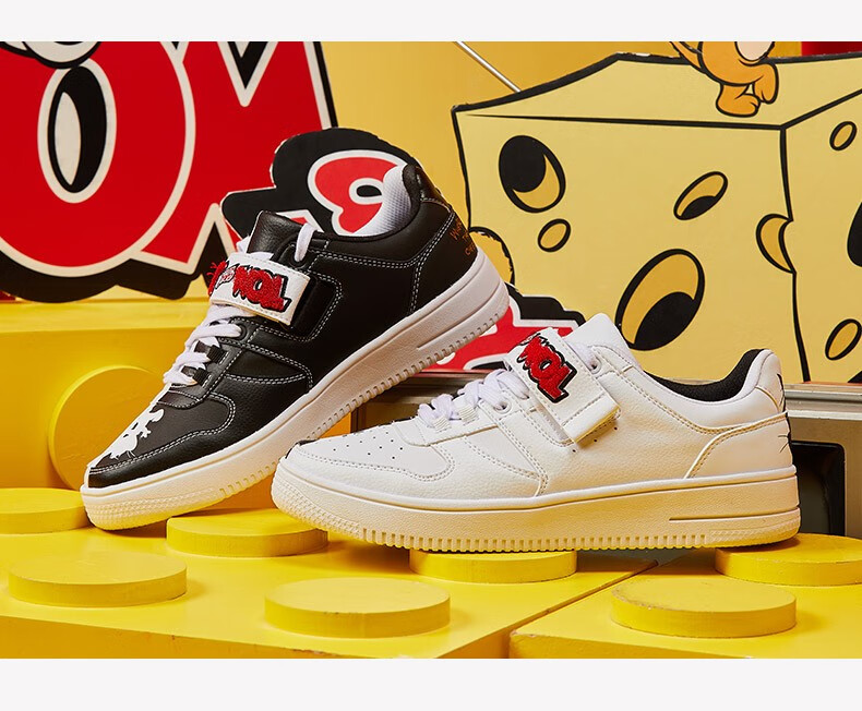 猫和老鼠联名款特步板鞋男鞋女鞋2020春季新款男鞋休闲鞋情侣款