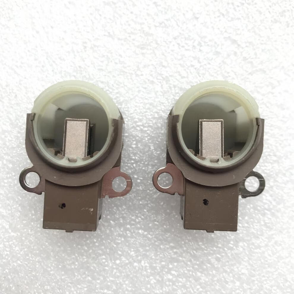 卡罗拉凯美瑞花冠rav4锐志霸道皇冠发电机碳刷架 电机碳刷架【图片