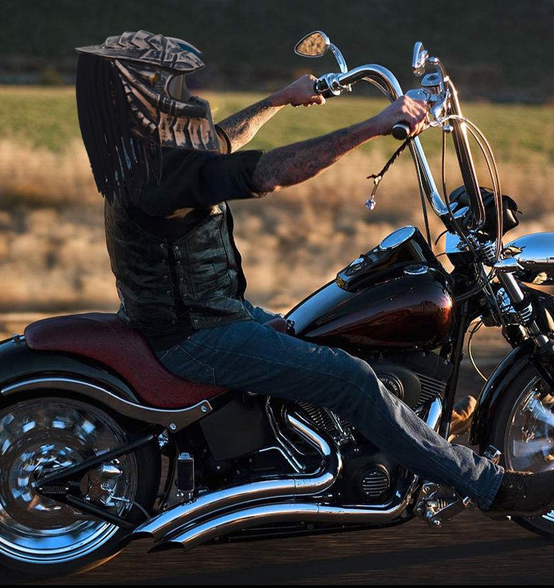 铁血战士摩托车头盔全碳纤维异形辫子带镭射灯玻璃钢机车全盔炫酷 903