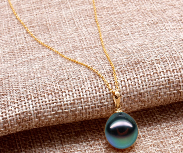 顺妃珠宝水滴形大溪地黑珍珠18k金吊坠墨绿色孔雀绿海水珍珠优雅璀璨