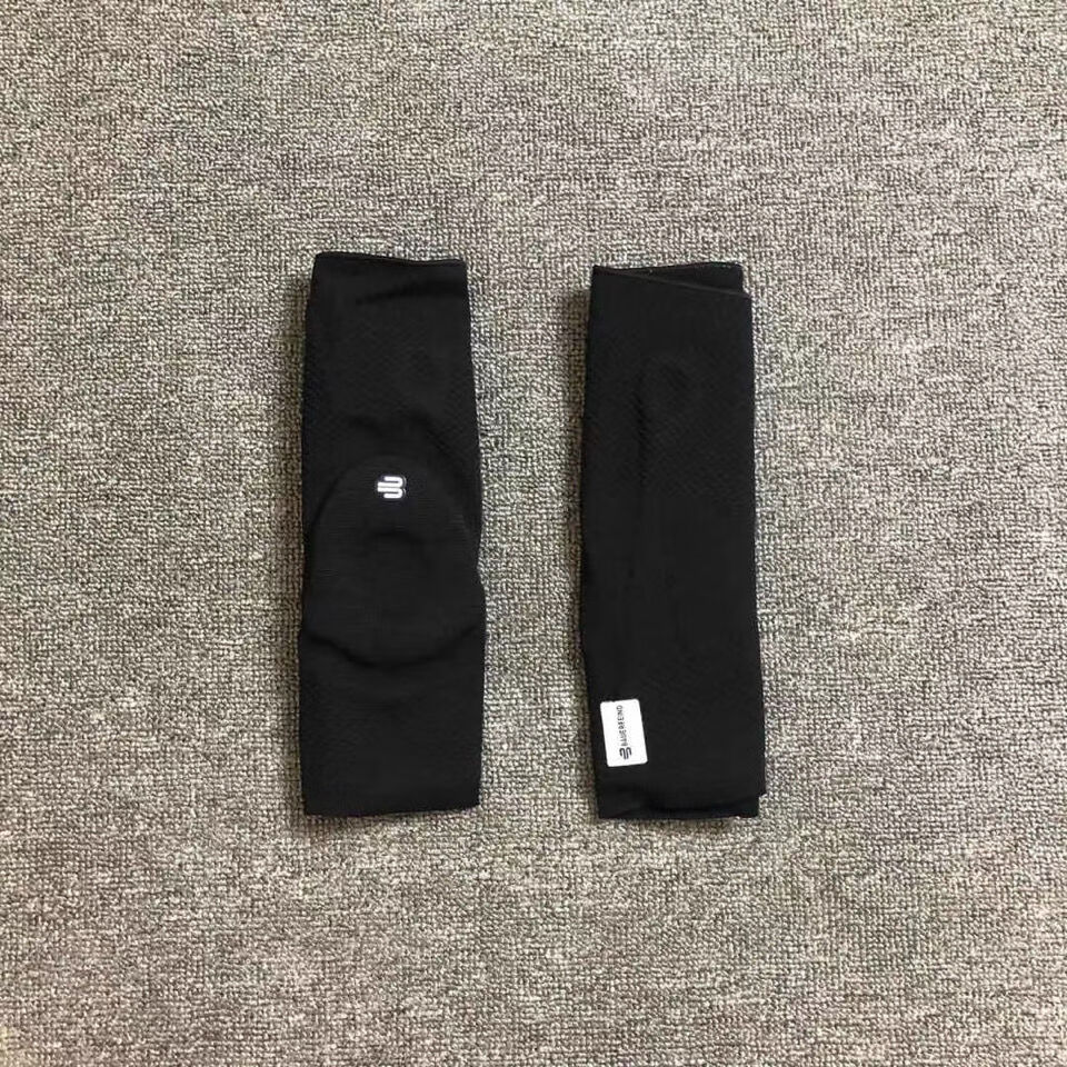 鲍尔·芬护膝nba款黑白色篮球护膝德国新款运动膝盖护具 nba联名黑单