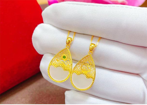 老凤祥款式金镶玉水滴吊坠黄金项链999足金和田玉坠子母亲节礼物送