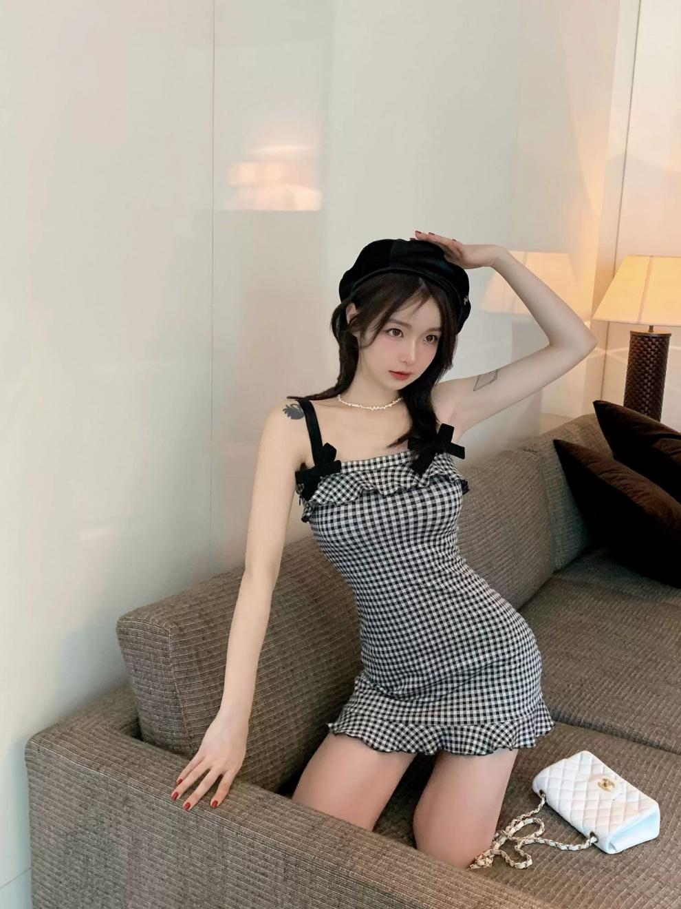 夏季直播衣服女主播服装上镜性感辣妹风穿搭吊带格子修身短裙夏图片色