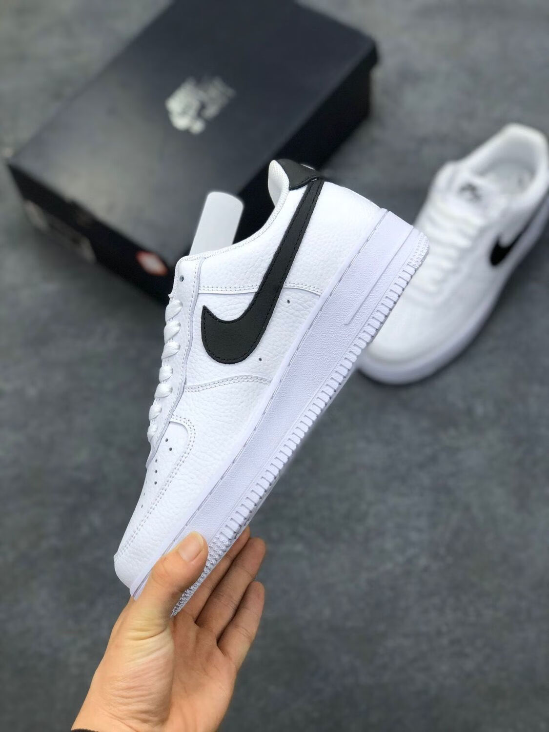 官方自营旗舰f1白黑小权志龙空军一号低帮男女情侣休闲运动滑板鞋ct