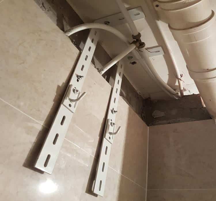 热水器挂架吊架空心墙通用热水器吊顶挂架支架挂钩加固厚金属挂钩可调