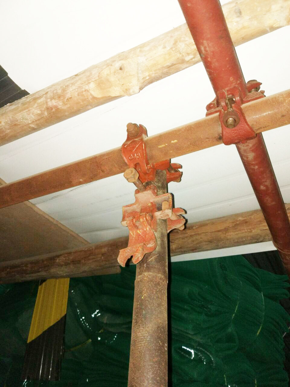 十字扣件连接件卡扣脚手架螺杆转向活动建筑钢管万向直接 直接扣