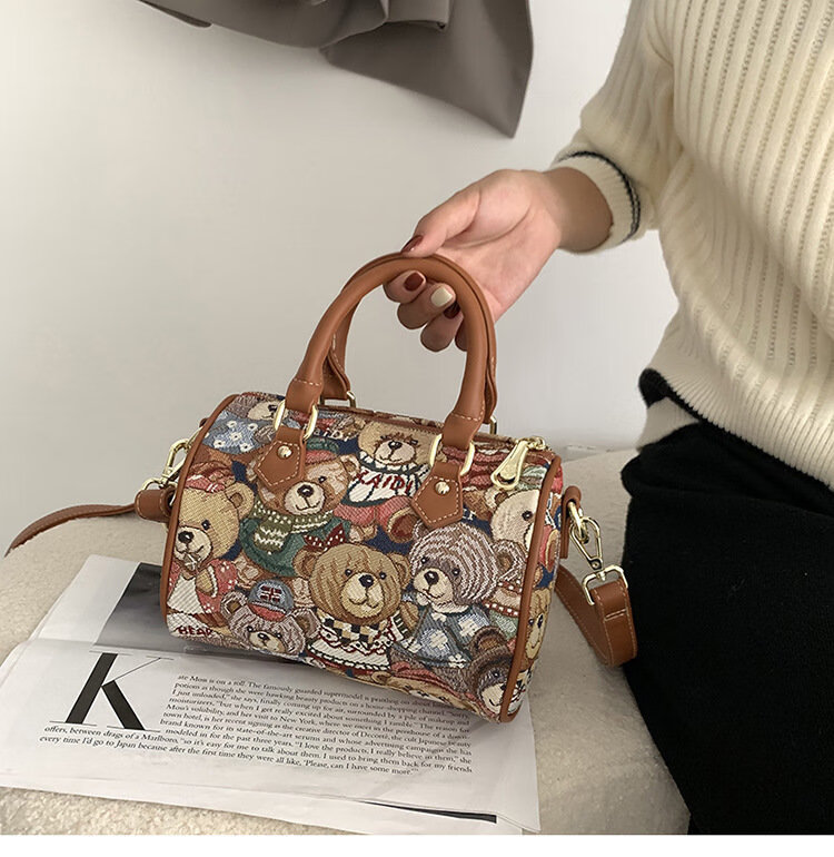 凯蒂小熊女包上2022波士顿女包 潮街帆布时尚立体刺绣小熊包手提单肩