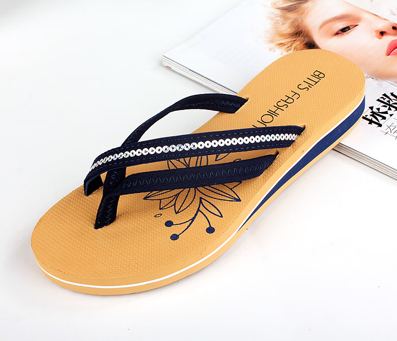 越南人字拖鞋女外穿时尚平底凉拖夏季外出海边沙滩旅游新款人字拖品质