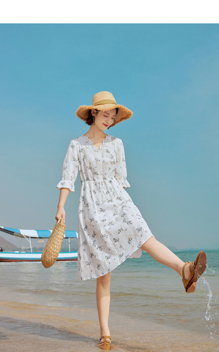 茵曼2020夏装新款中袖连衣裙纯棉花边v领小碎花收腰清新文艺裙子 珍珠