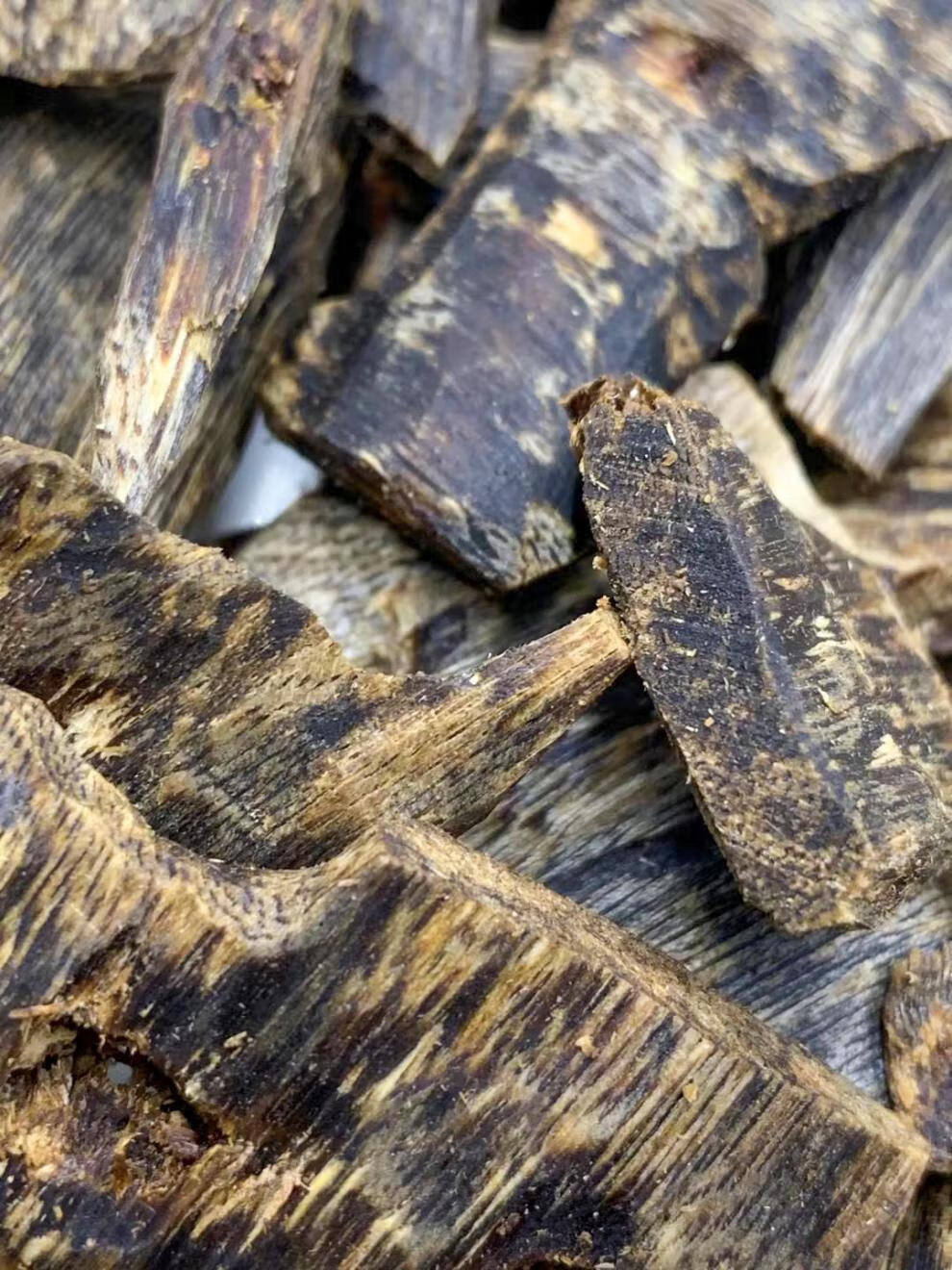 伊人意 莺歌绿奇楠沉香沉水老料原材料碎料熏香车珠边角料上炉助睡眠