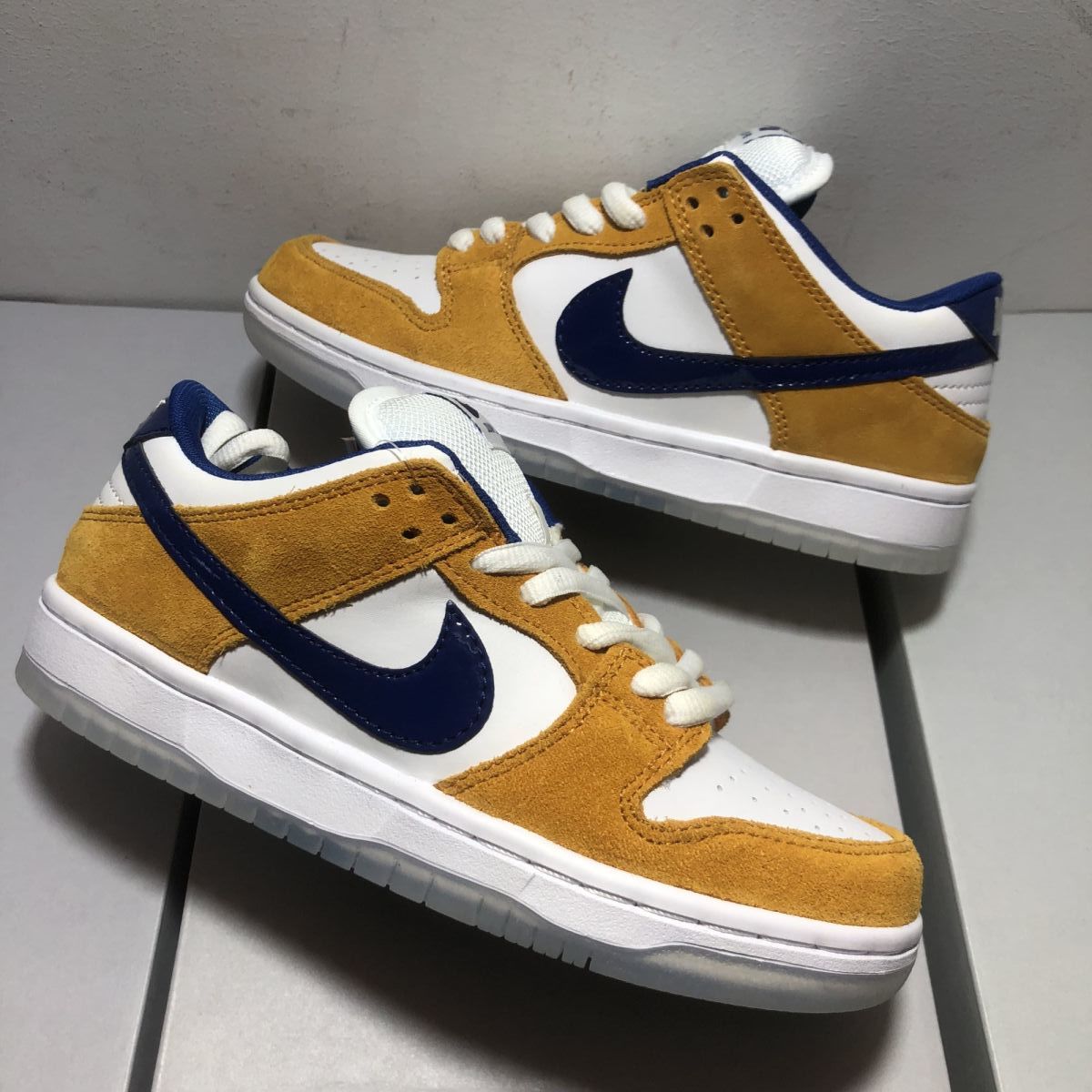 sbdunk紫金湖人板鞋头层牛皮麂皮拼接休闲情侣鞋紫金湖人385