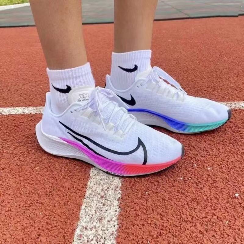 耐克夏季飞马37代air zoom pegasus 35登月36彩虹鸳鸯白蓝跑步鞋 白红