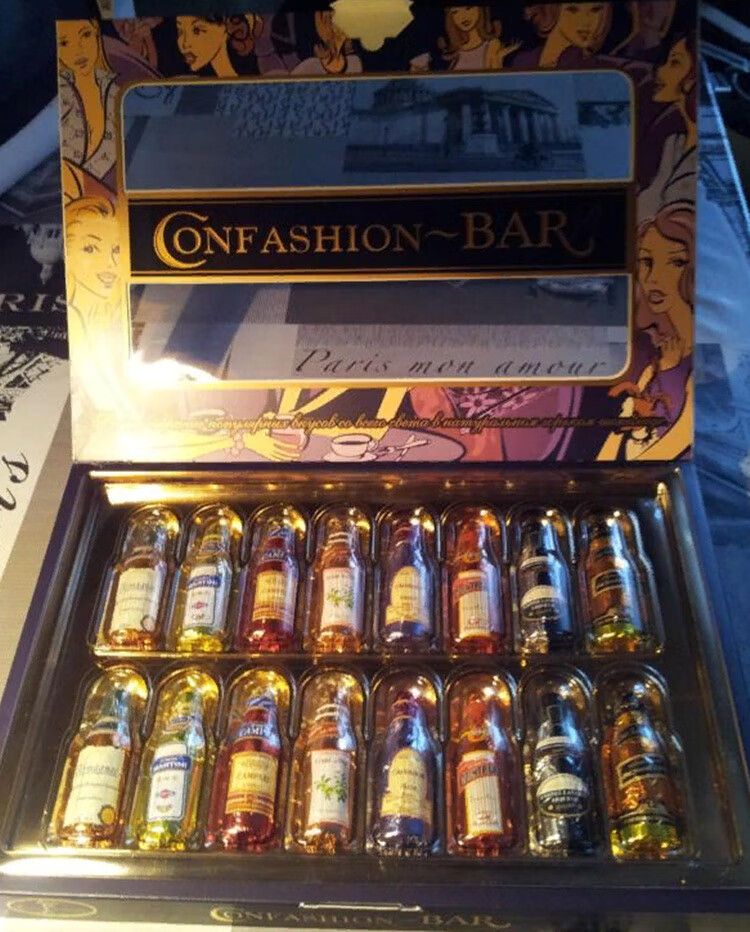 五折俄罗斯进口酒味巧克力小酒瓶礼盒装多口味巧克力糖果零食240g棕色