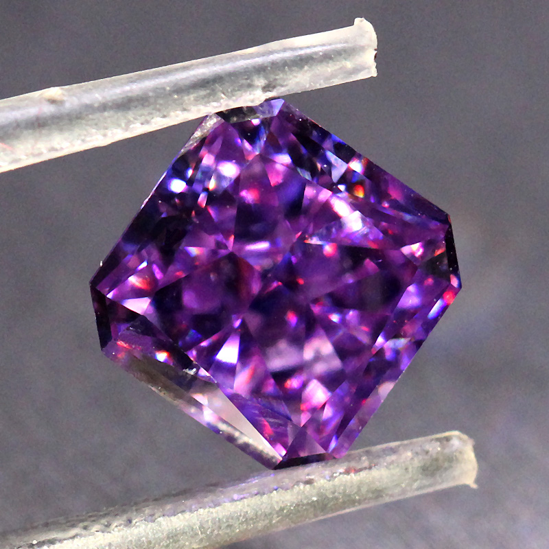 紫红色宝石有哪些品种(紫红色的宝石是什么宝石)