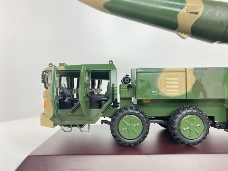 1:30东风26导弹发射车模型 df-26仿真反舰弹道导弹成品仿真摆件 1:26