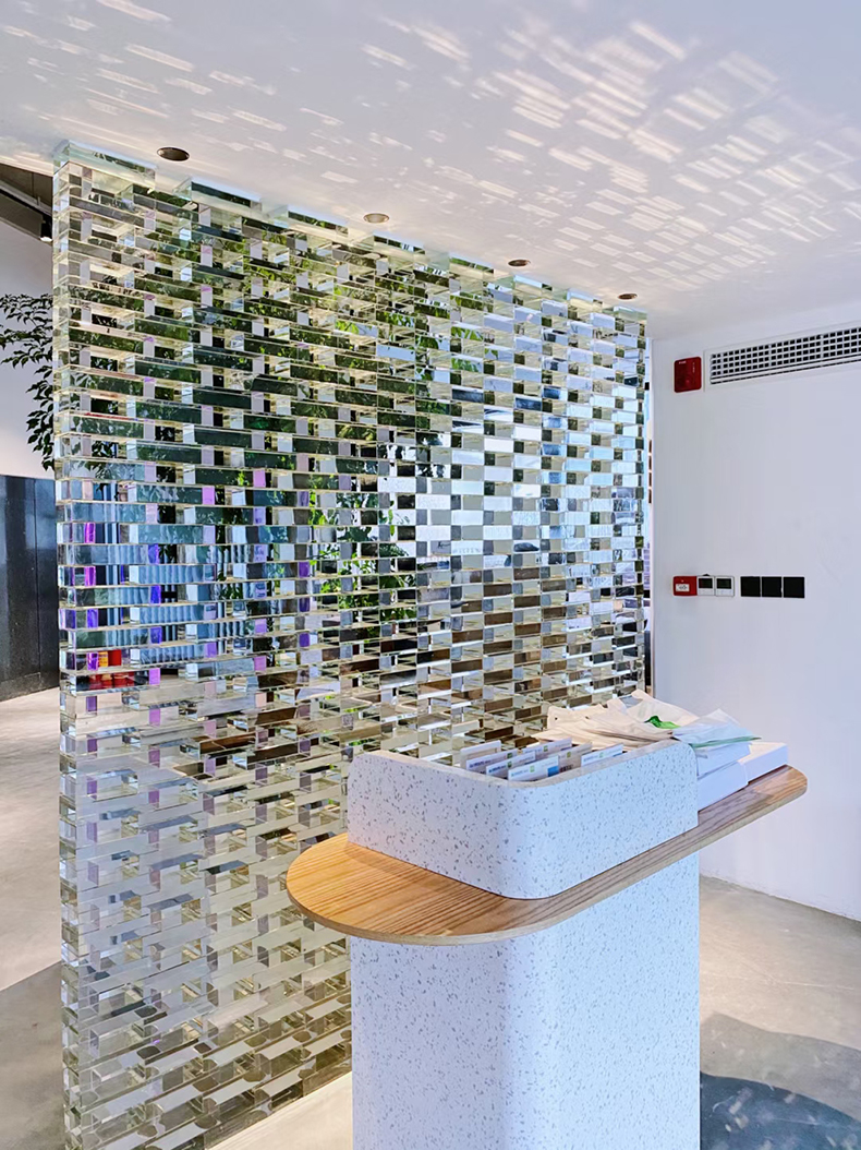 定制云雾玻璃砖隔断墙方形实心空心水晶砖卫生间隔断墙透明背景墙sn