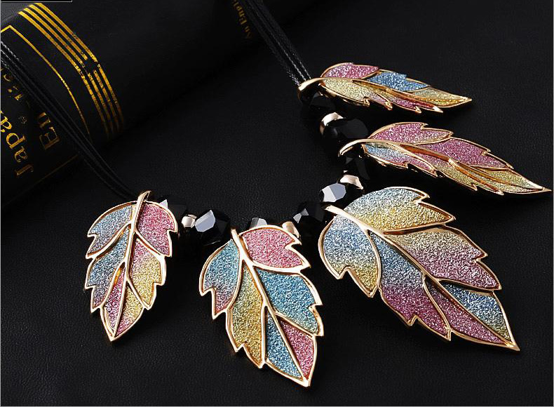 娅索韵新款时尚简约款百搭水晶树叶项链多层黑绳锁骨链欧美短款g4012