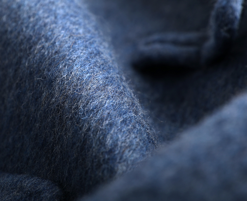 气质雾色纯新羊毛认证含10%阿尔巴卡牛角扣长款双面手工大衣 雾蓝色